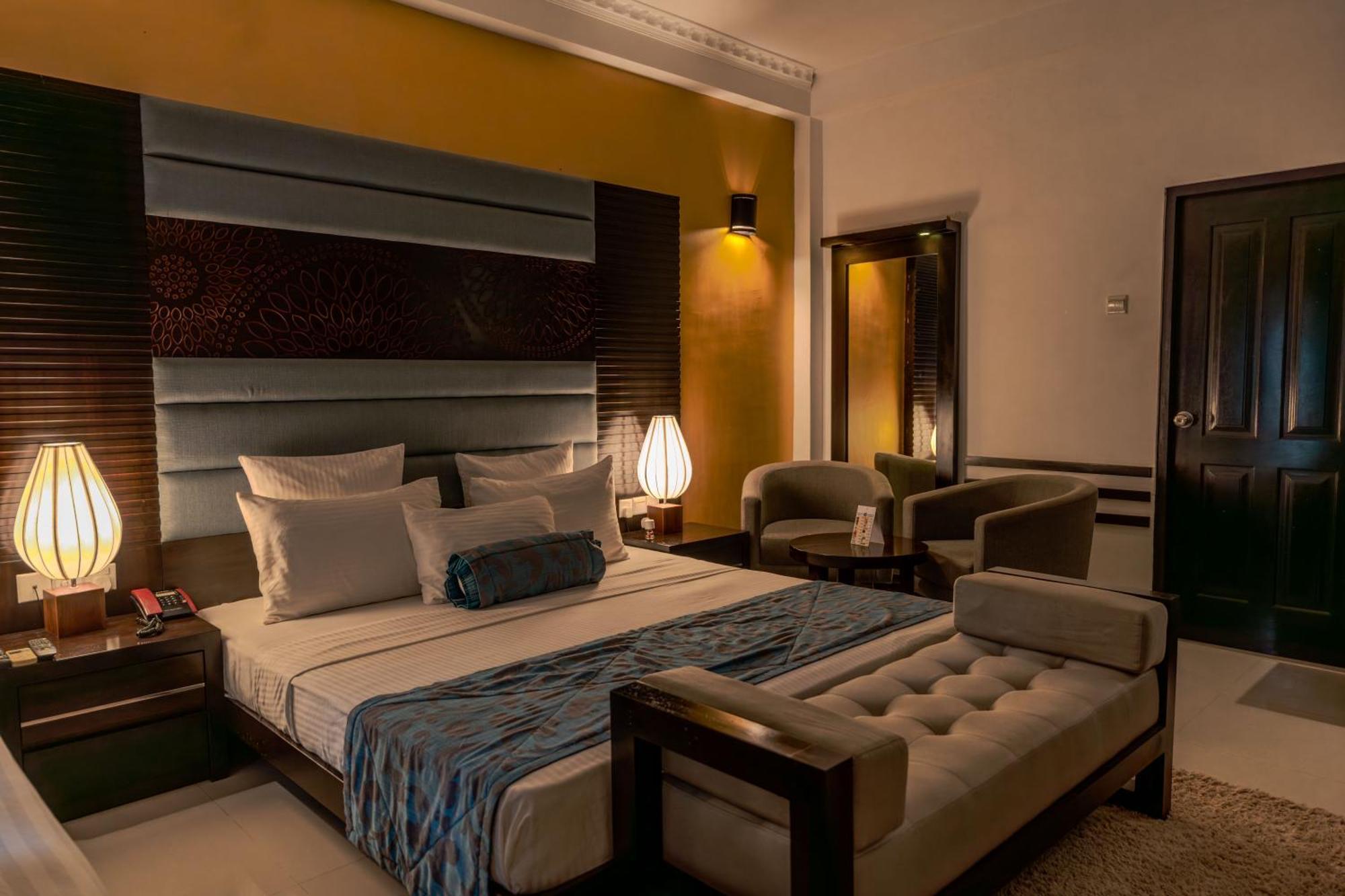 Hotel Oak Ray Elephant 4*